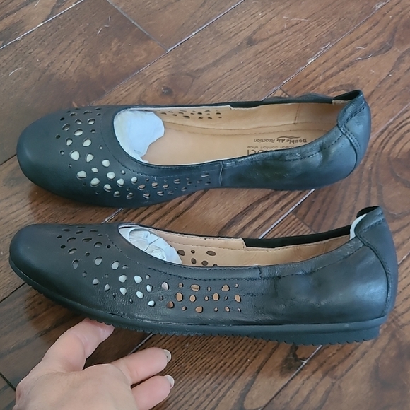 New Josef Seibel  Pippa Black Leather Perforated Ballet size 36 - Picture 2 of 9